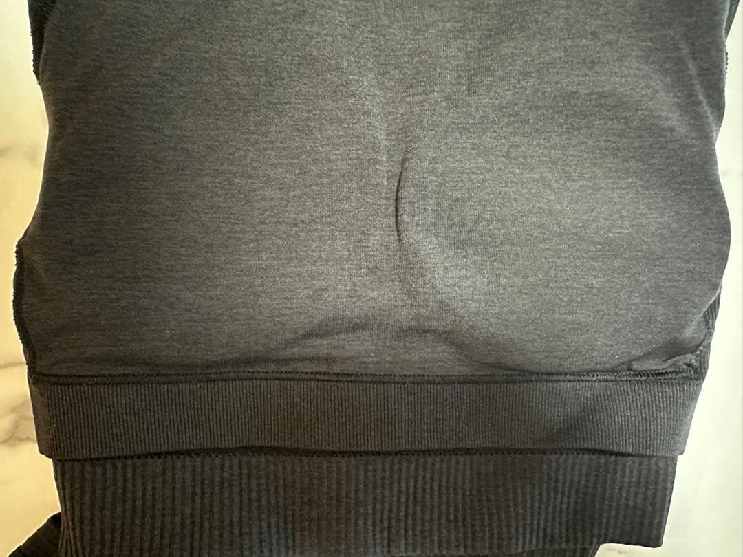 新品 ルルレモン Ebb to Street ヨガ 長袖 一体型ブラ付き 2