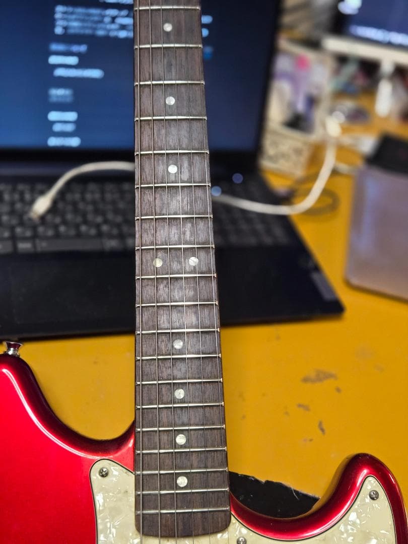 スクワイヤーサイクロン　 レッド 3ピックアップ