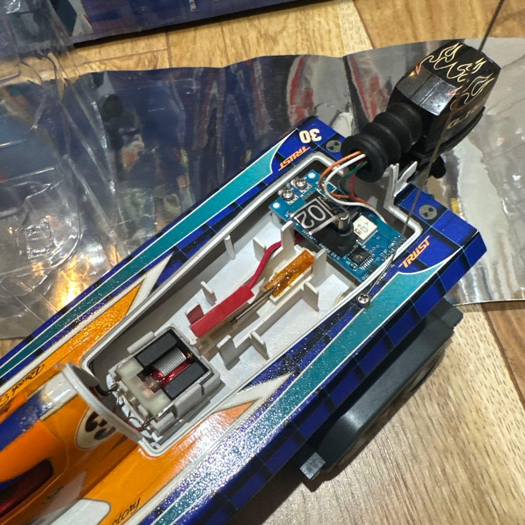 京商　ミニッツフォーミュラボート 船体、トレーラーセット