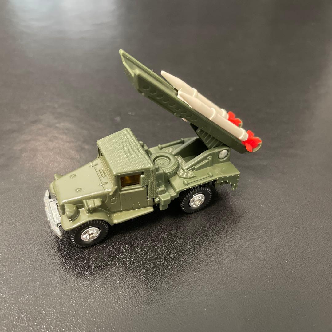 ナ*タ様 トミカ　黒箱　77 トヨタ　自衛隊ロケット車