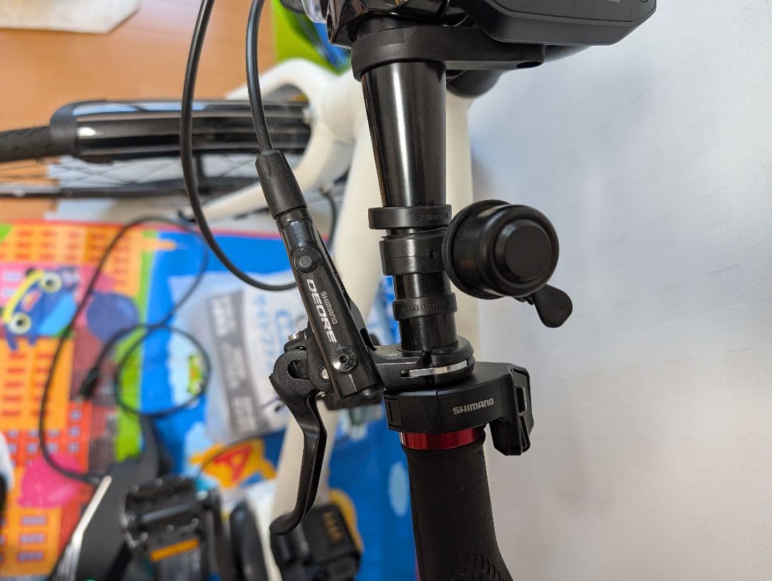 電動アシスト自転車 ホワイト 充電器付き VCR468　クルーズ　鍵 カバー付き