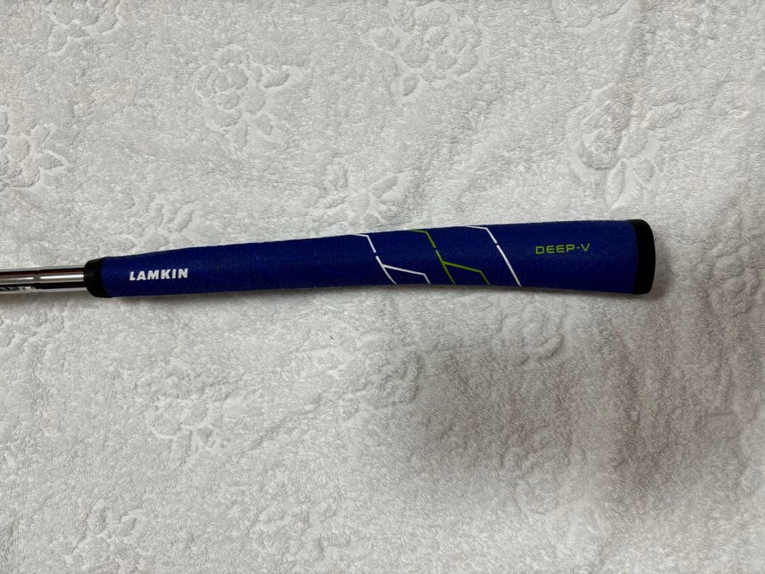 ホワイトホットOG Vラインパター