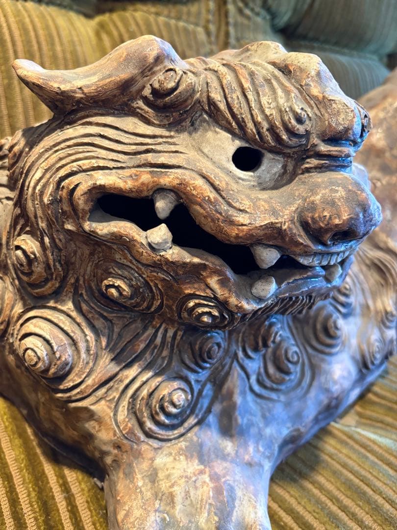 大きめサイズ獅子　置物