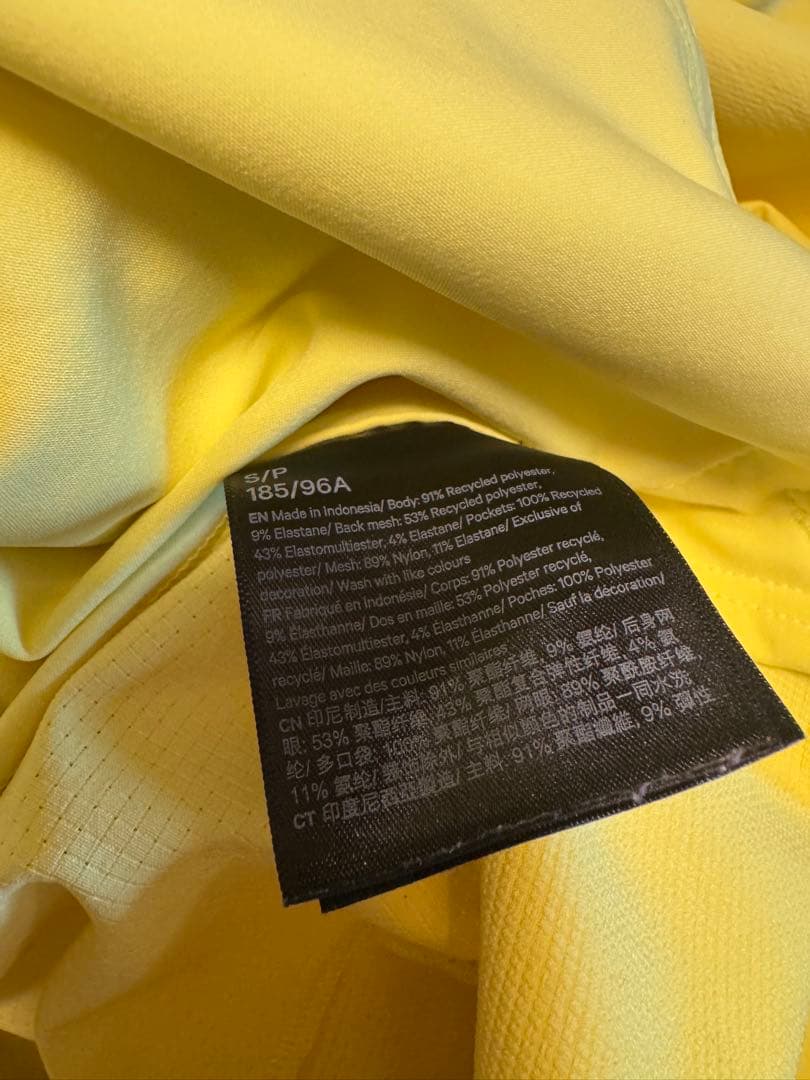 ウォーキング・ランニングウェア lululemon warp light jaket xs