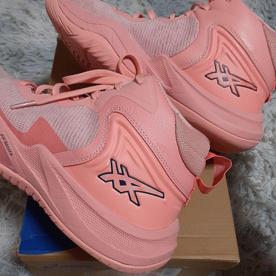 NOVA SURGE3 ピンク　グレープフルーツ　シューズ　バッシュ