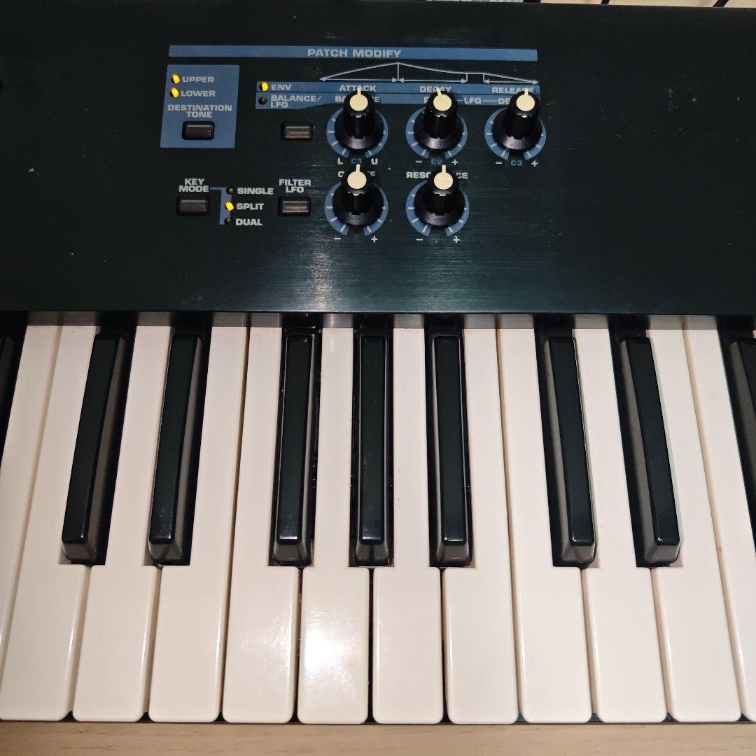 Roland JUNO-D 61鍵　シンセサイザー 本体