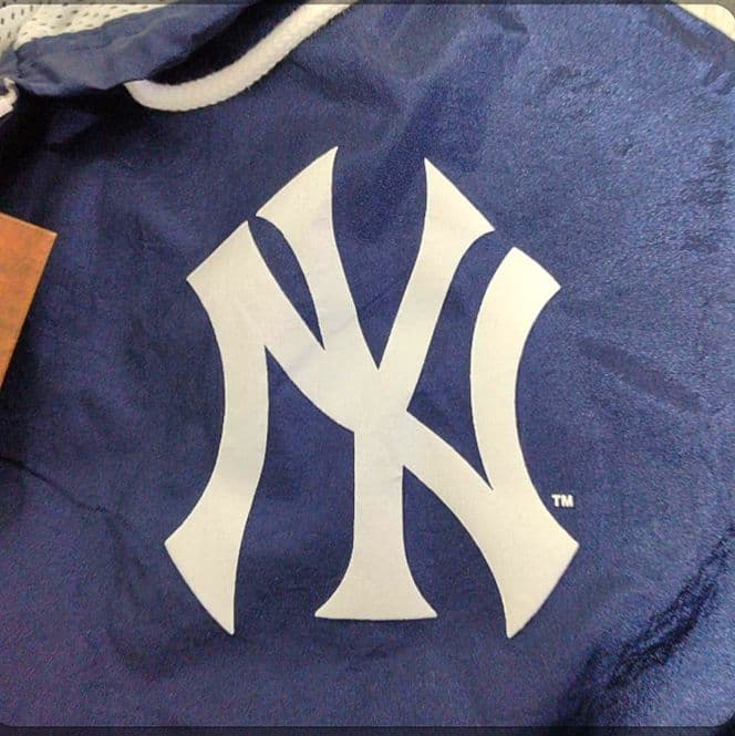 半額セール！MLB UNDENIA WINDBREAKER（ＮＹヤンキース３XL