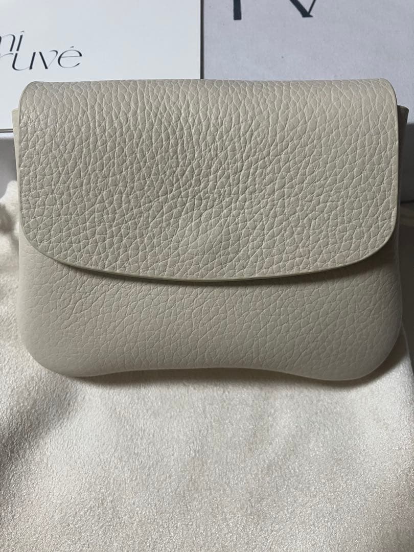 韓国miruveミニウォレットクリーム