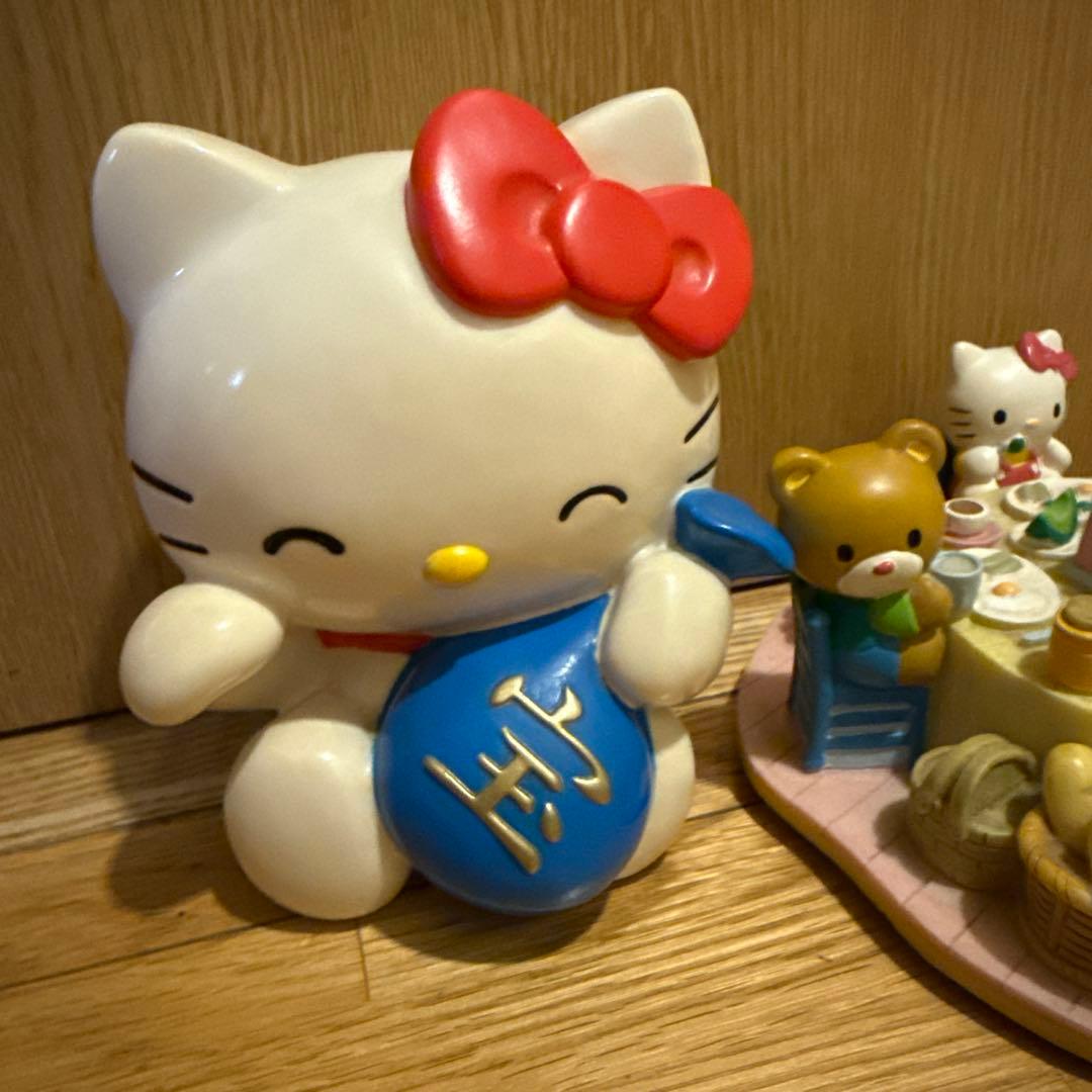 ハローキティ　貯金箱