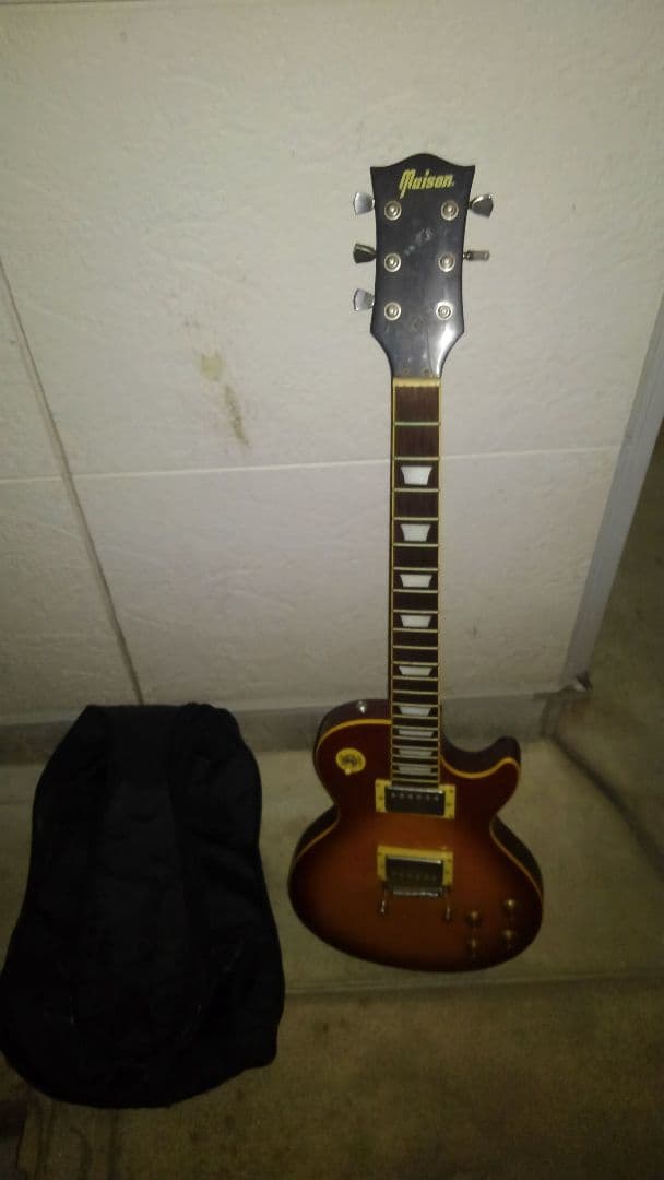 ☆中古ギター☆ケース付き☆