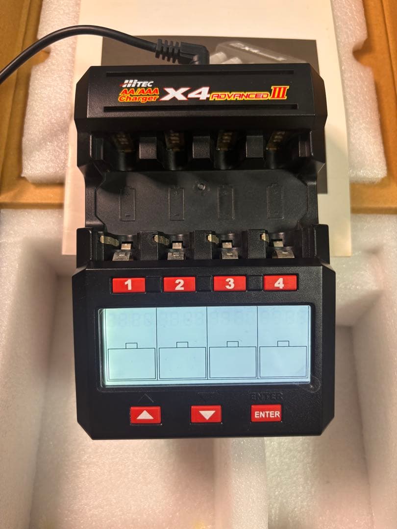 Hitec X4 Advanced III 充電器