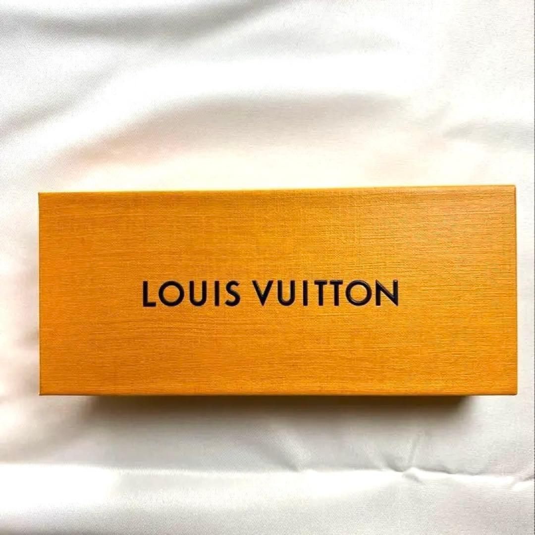 bee kind【日本未発売】ルイ・ヴィトン ミルク/ダークチョコレート