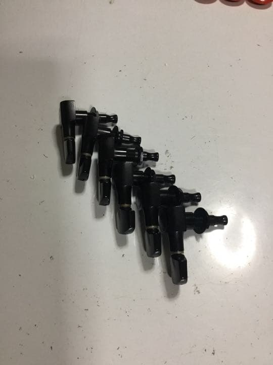 エレキギター用片側タイプの糸巻き(BLACK)