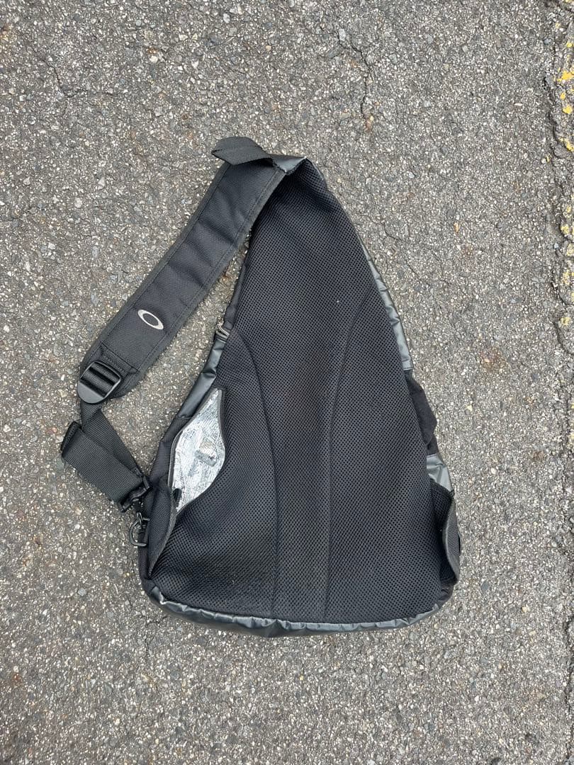 OAKLEY archive ワンショルダーバック y2k スカルロゴ ギミック