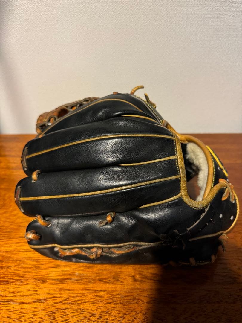 上本　グローブ