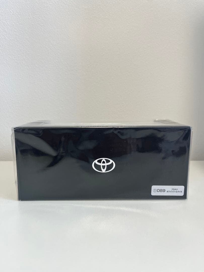 トヨタ アルファード ミニカー 1/30 プラチナホワイトパールマイカ