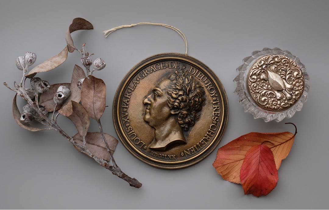 フランス ルイ15世高浮彫 メダル レプリカ彫刻 アンティーク風 ヴィンテージ