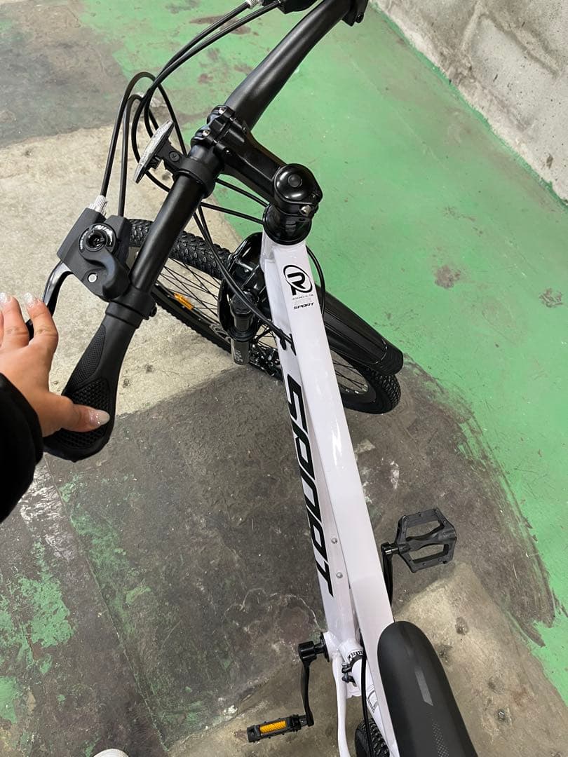 当社の24段変速スポーツ自転車は、 3色をご用意しております。