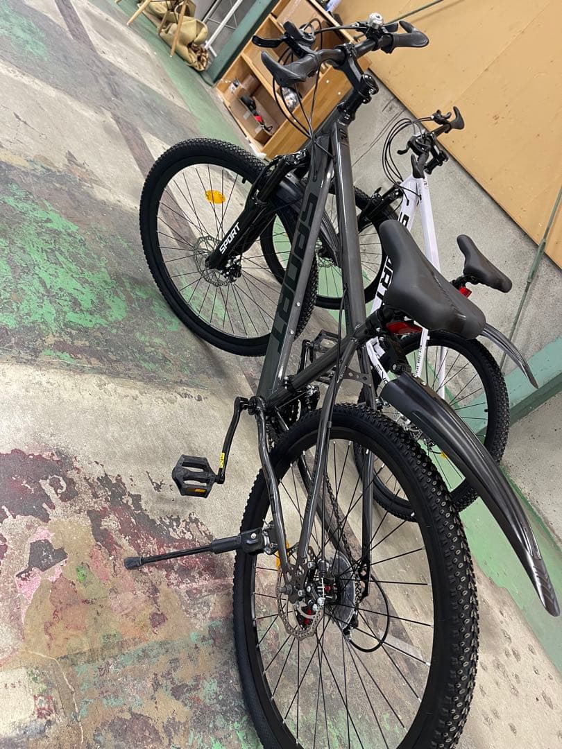 当社の24段変速スポーツ自転車は、 3色をご用意しております。