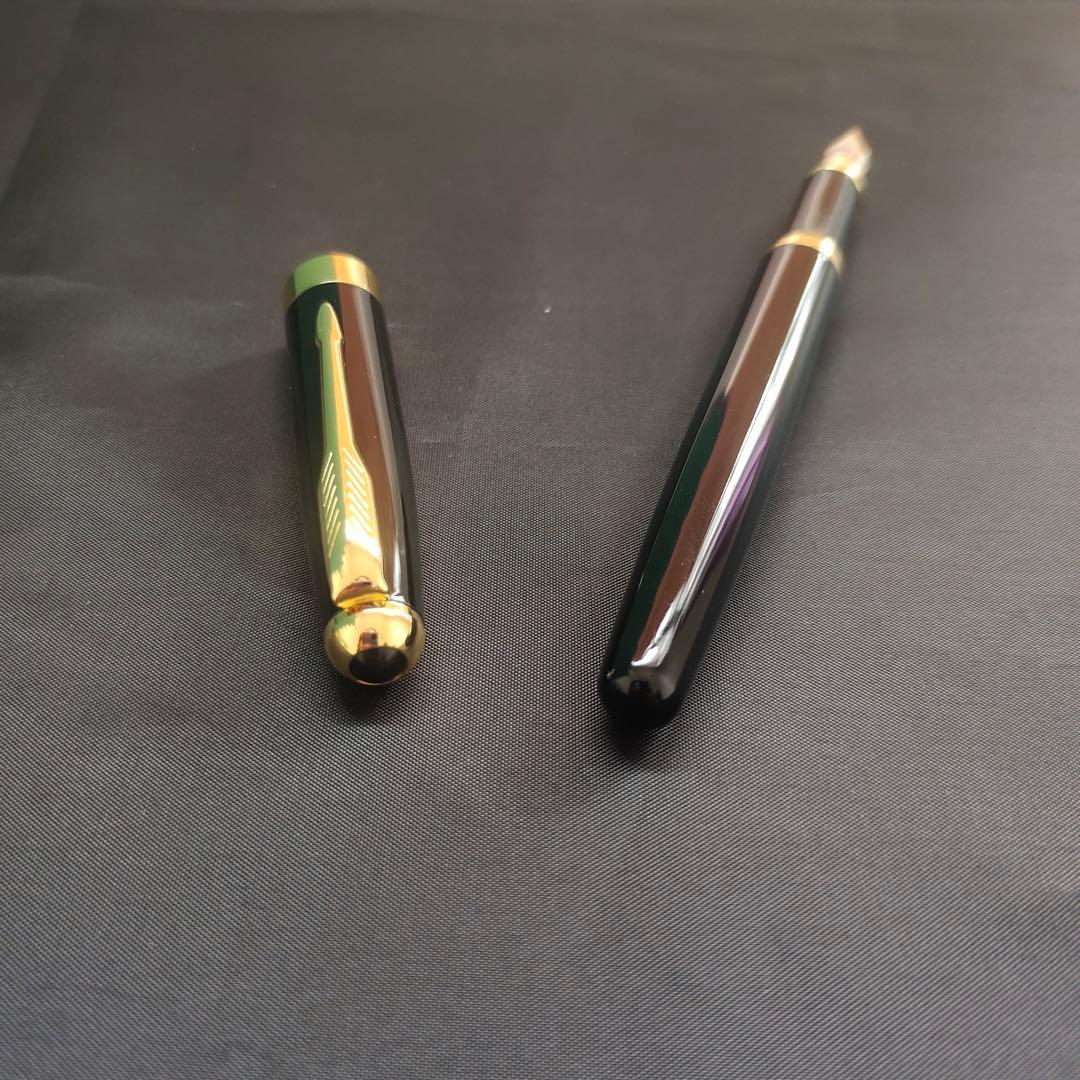 @黒い万年筆 金メッキ装飾6