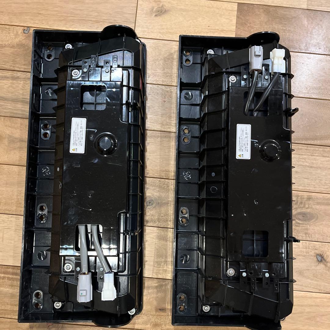 コイト製　3連LEDテールランプ