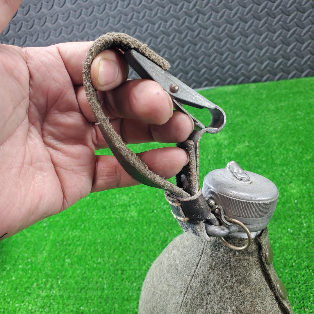 ミリタリー放出品 3点 M9A1 ガスマスク缶 水筒 マガジンポーチ