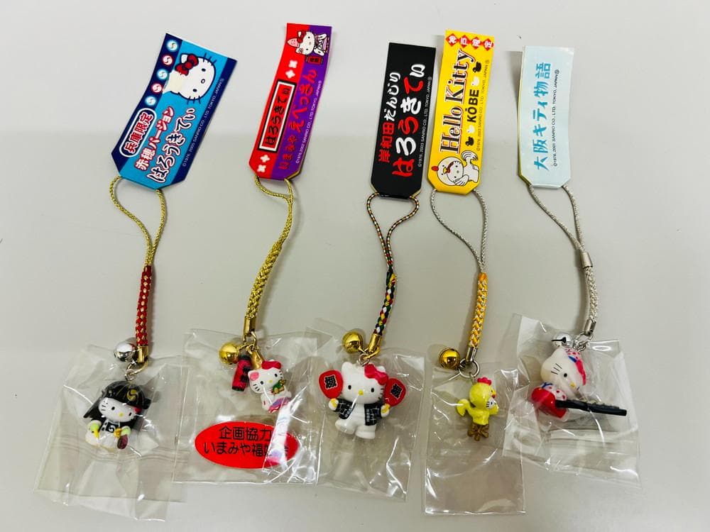 ◆サンリオ HELLO KITTY ご当地 ストラップ 29個セット　08272