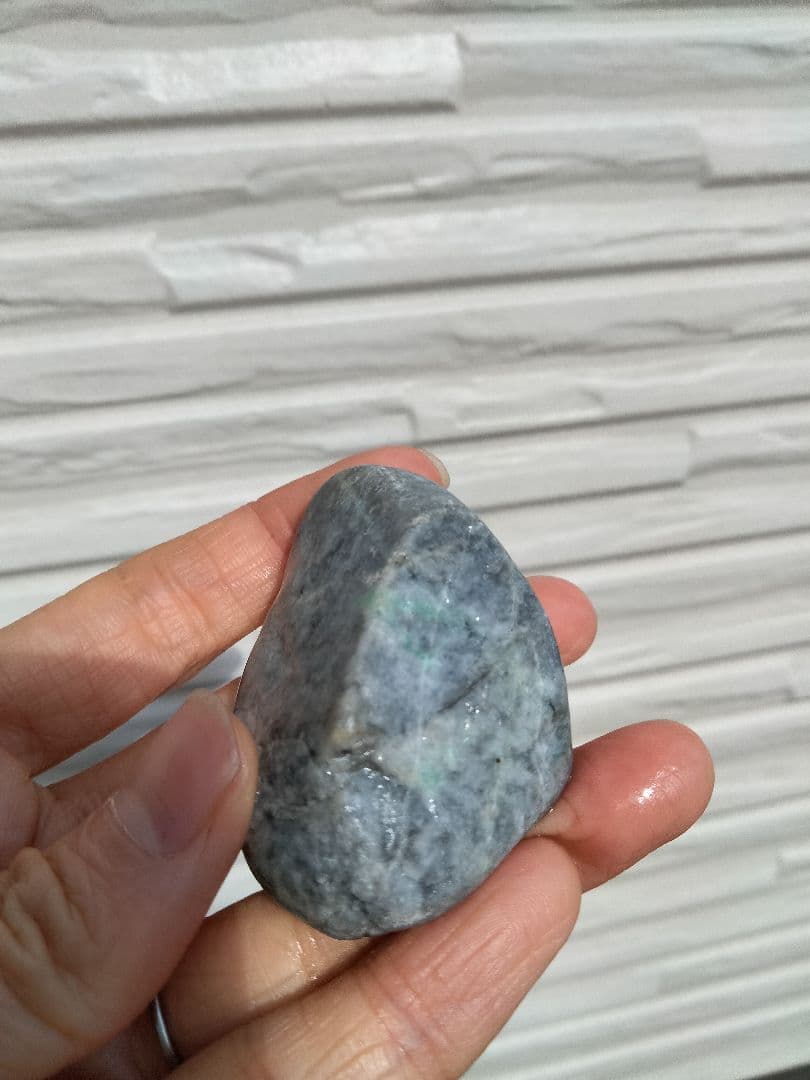 国石翡翠　ヒスイ　ひすい　新潟県 糸魚川市姫川翡翠　原石　翡翠