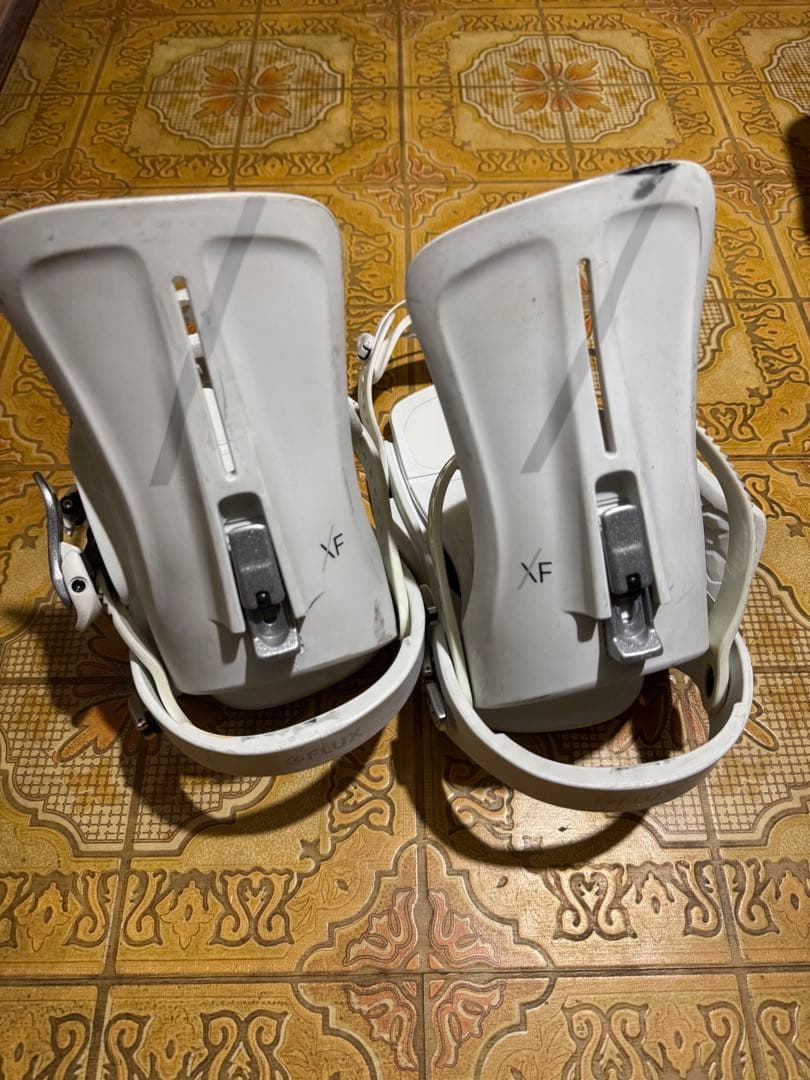 スノーボードビンディング　FLUX　XF