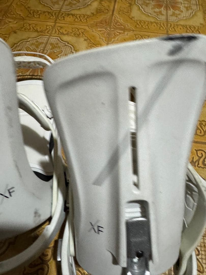 スノーボードビンディング　FLUX　XF