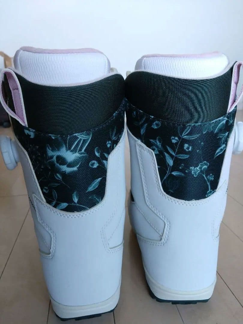 ナイデッカー　スノーボードブーツ