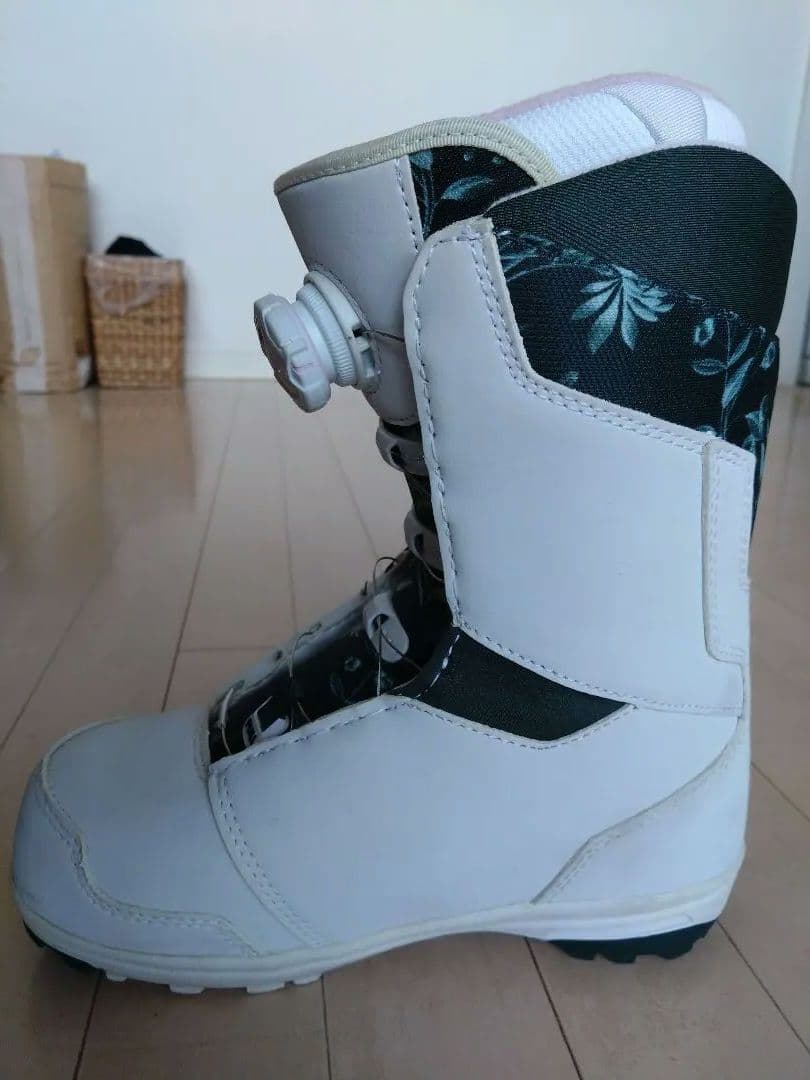 ナイデッカー　スノーボードブーツ