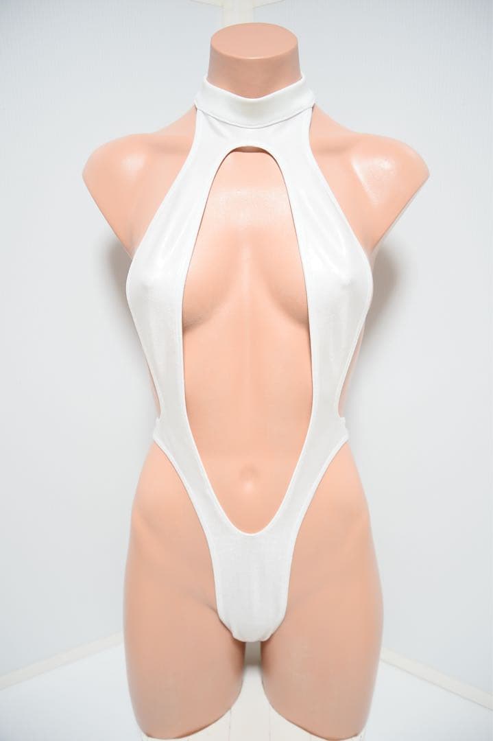 ホワイトハイネックボディスーツ