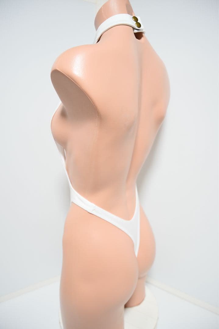 ホワイトハイネックボディスーツ