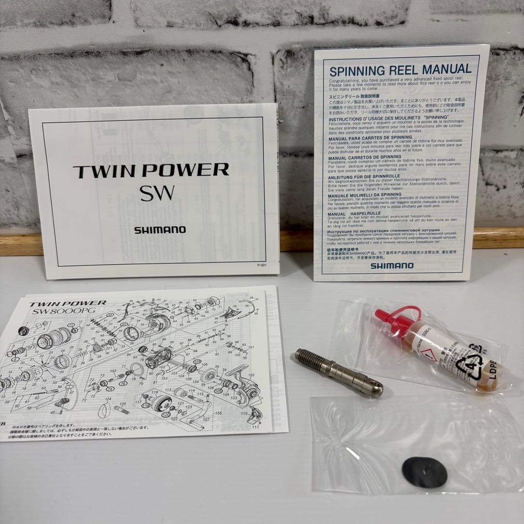 未使用　シマノ　ツインパワー　SW 8000PG　スピニングリール　右ハンドル