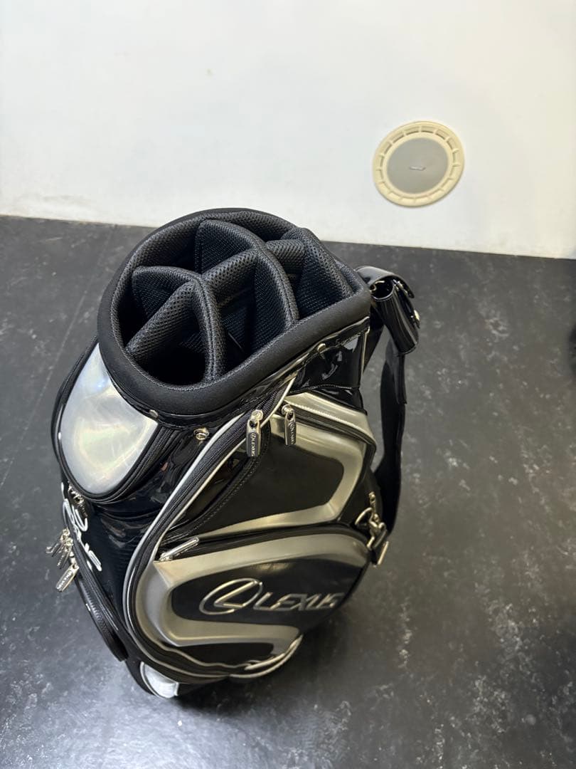 Lexus キャディバッグ ブラック/シルバー　未使用です