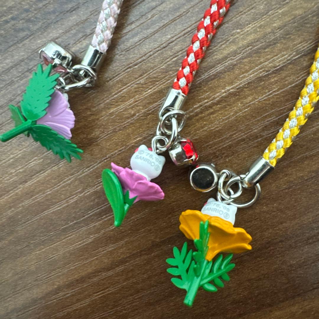 キティちゃん 根付け 3点セット 2005 フラワー 花 装飾付き