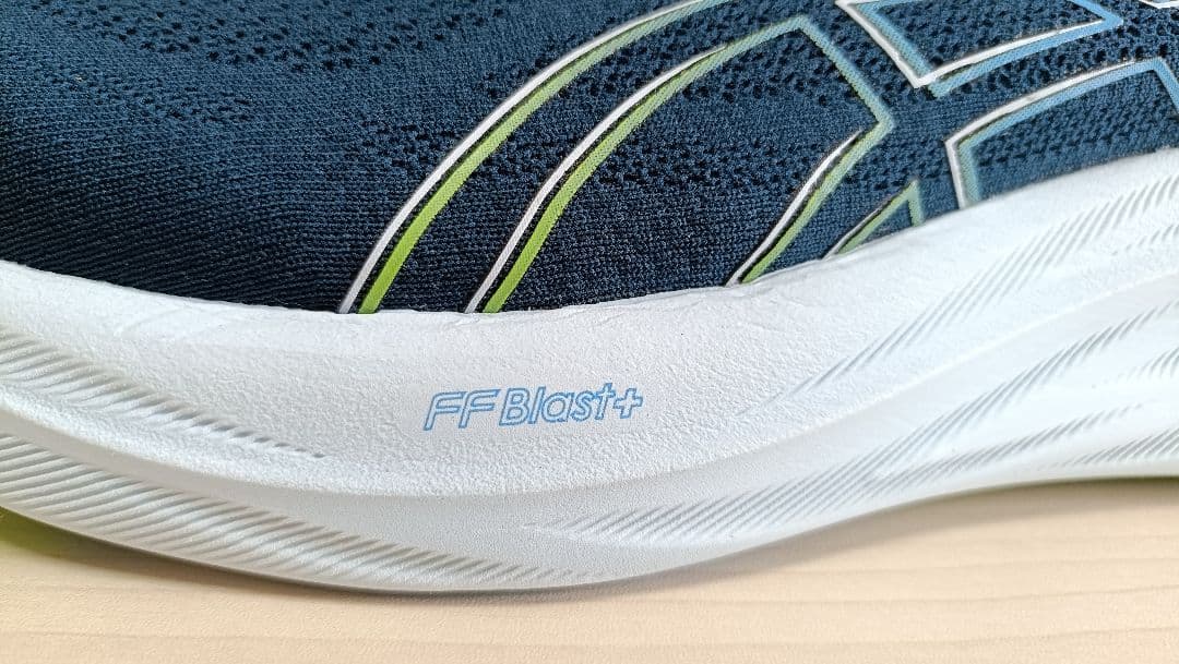 新品　asics　アシックス　Gel-Nimbus ランニングシューズ　28cm