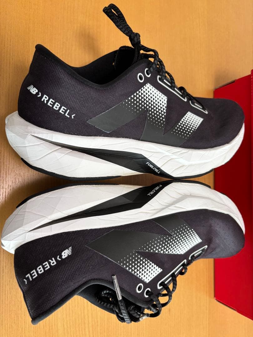 ニューバランス　フューエルセルレベルV4