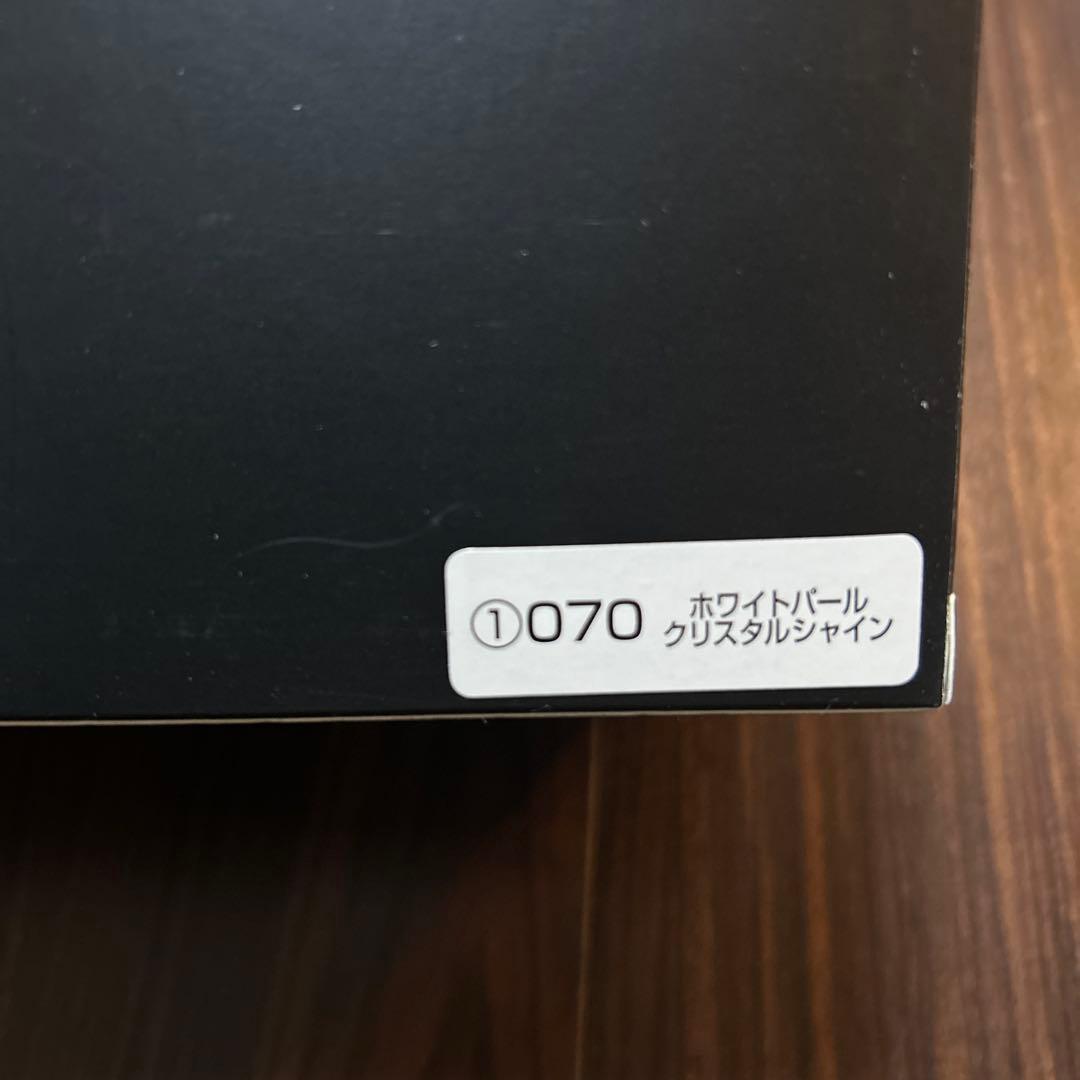 トヨタ　ヴォクシー　VOXY 90系　1/30 ホワイトパール