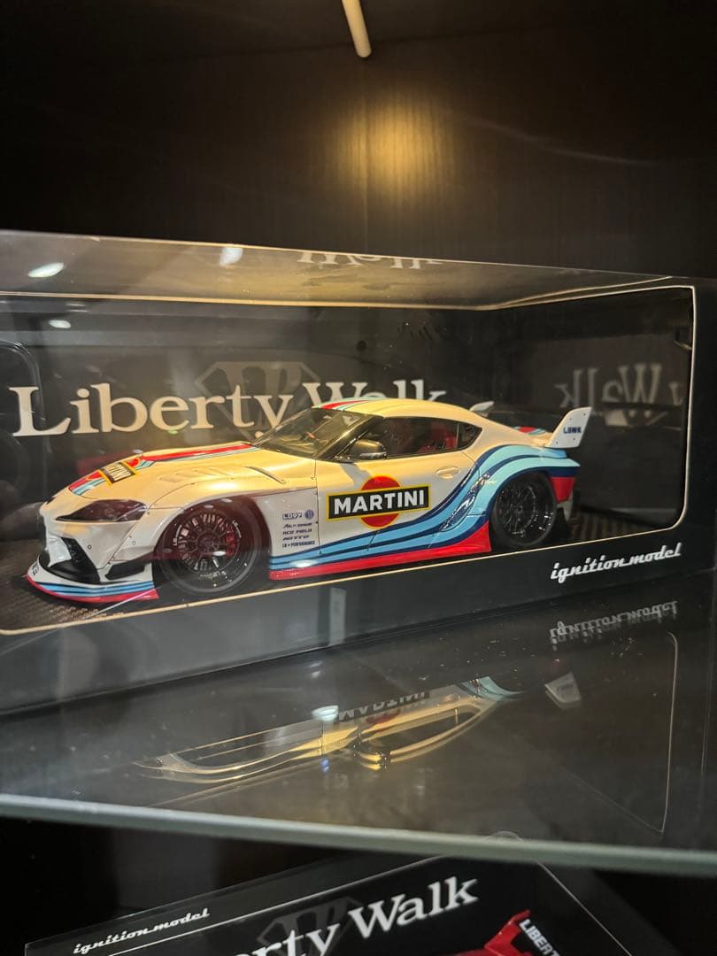 1/18 ignition  LBWK  トヨタスープラ　マルティニカラー