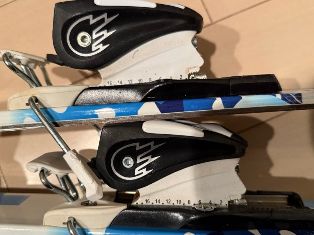 《札幌市内手渡し可能》スキー 3点セット ブーツ 板 ストック kazama