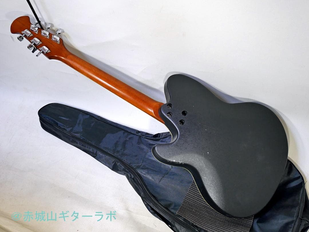 オベーション型のアコースティックギター グラデーショングリーン