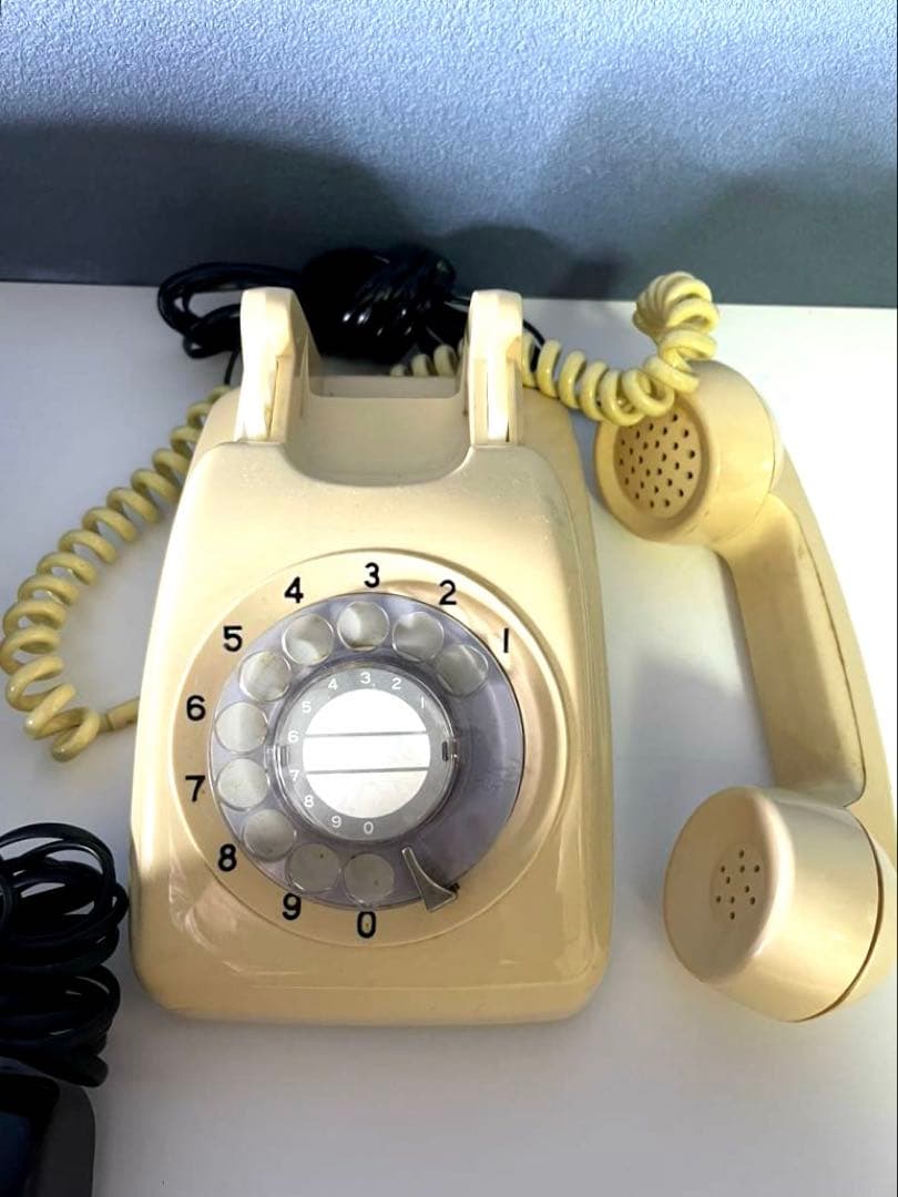 【昭和レトロ】実用品　★ダイヤル式電話 中古　ヴィンテージ（黒・緑・クリーム)
