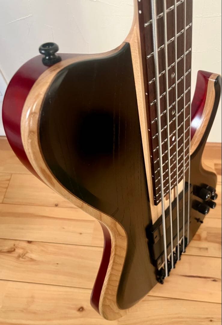 5弦ベースWeathered Black Low Gloss アイバニーズ