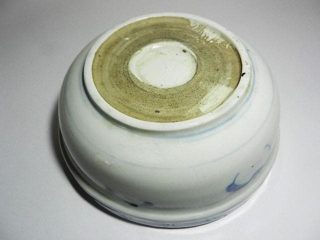 古伊万里染付「柳に帆掛舟図、渦巻蝙蝠文」小鉢３客（平均　Ｄ１６ｃｍ、Ｗ６００ｇ）