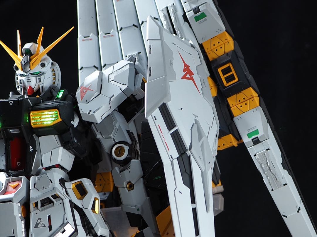 PG UNLEASHED 1/60 νガンダム　全塗装　完成品　uvカット　2