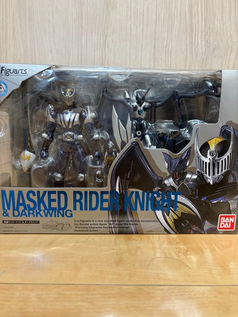 S.H.Figuarts 仮面ライダーナイト&ダークウイング