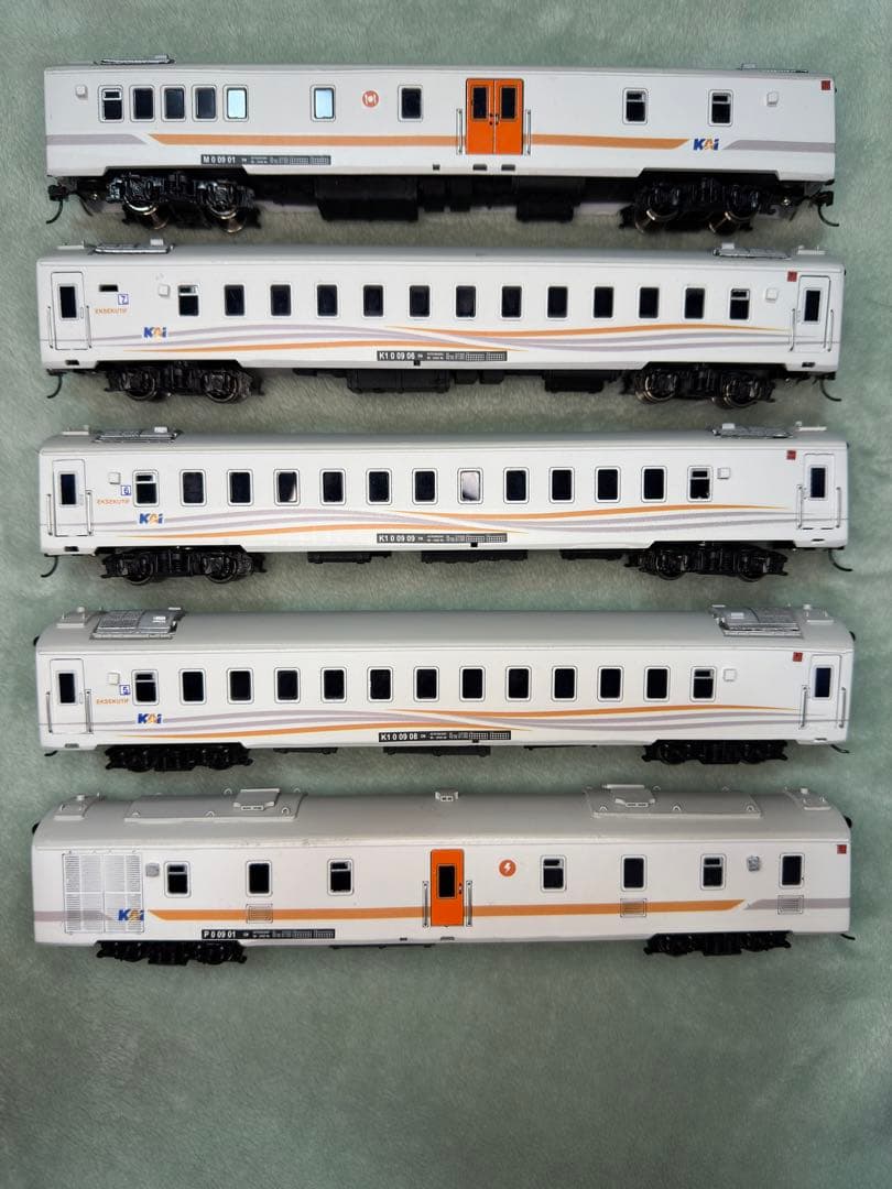 希少！　HOゲージ　インドネシア客車　鉄道模型