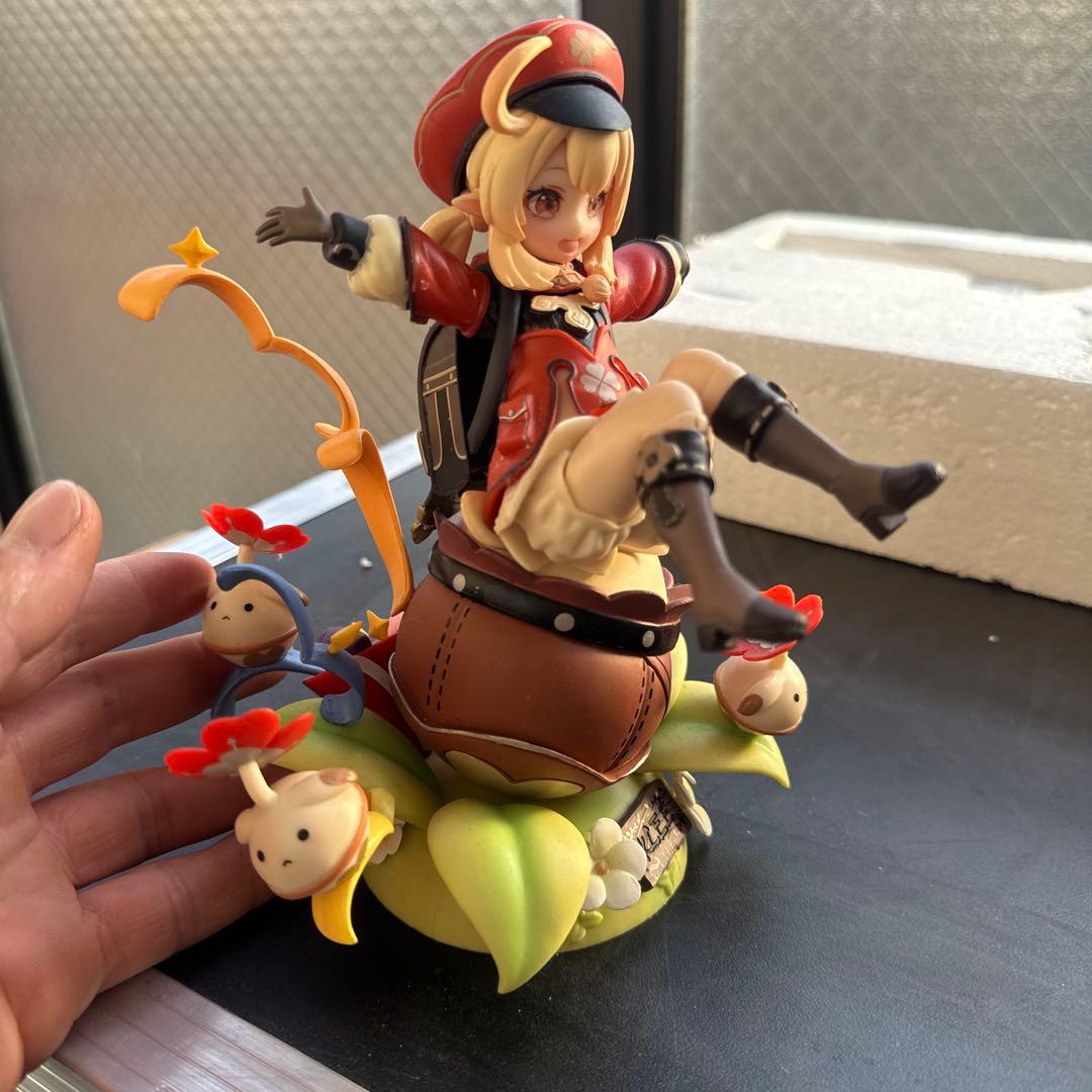 フィギュア 花と植物デザイン